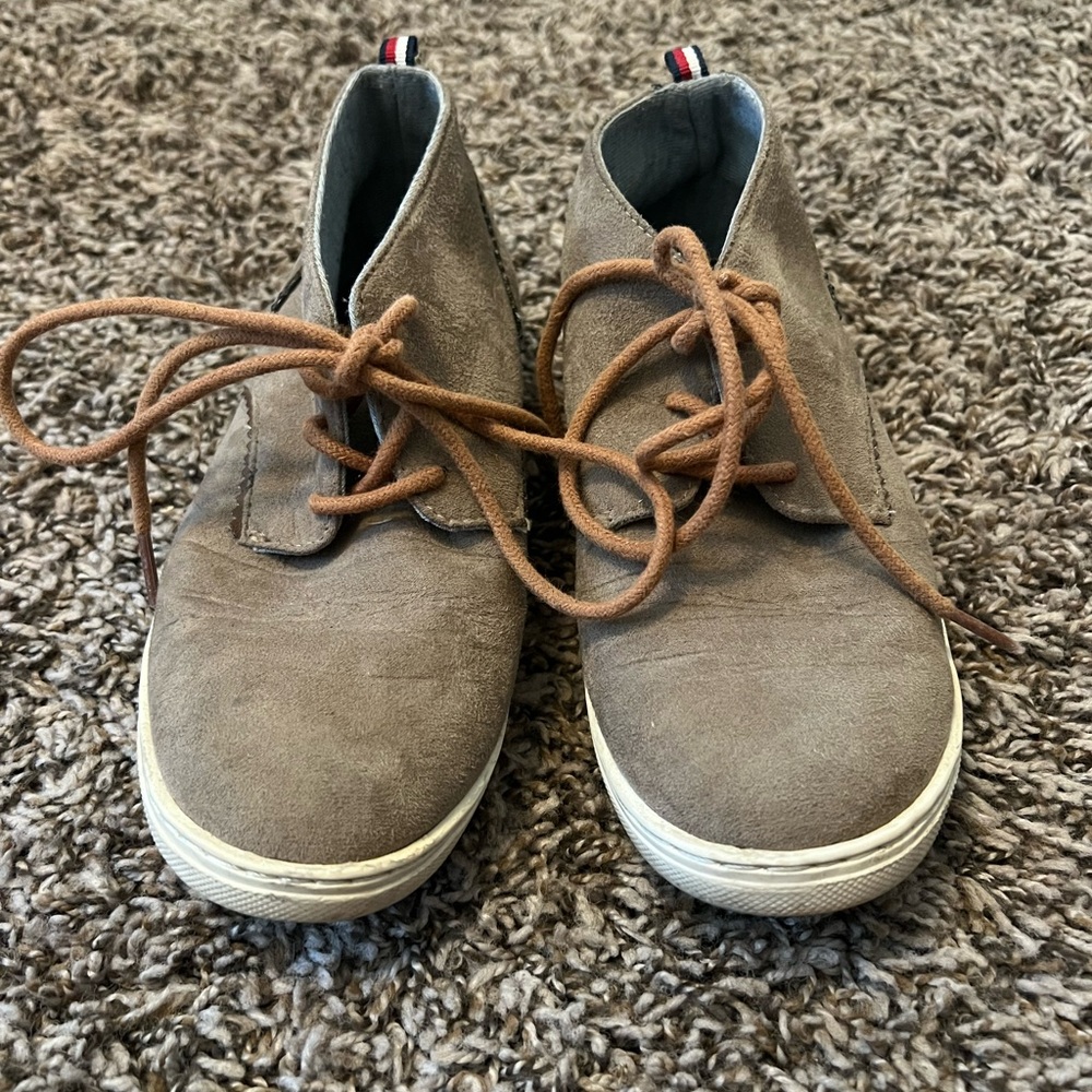 Boys Tommy Hilfiger shoes